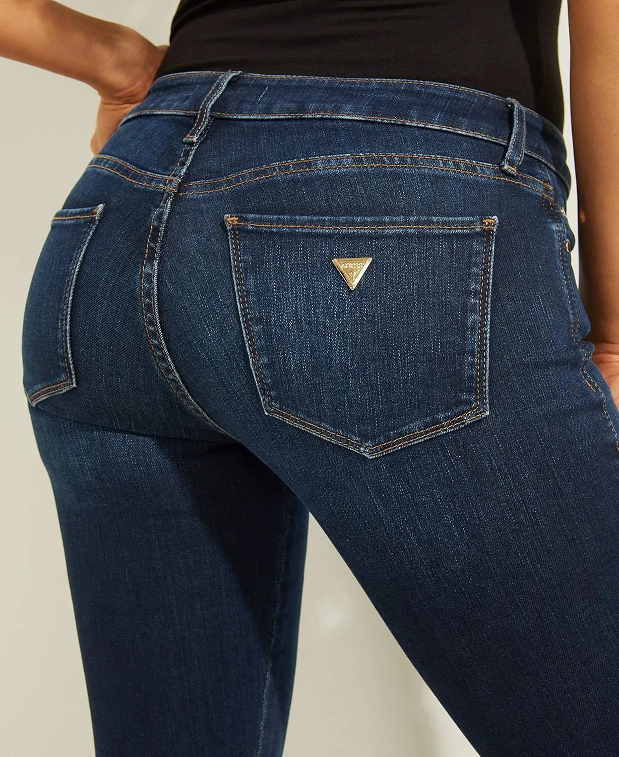 GUESS Women's Sexy Curve Mid-Rise Stretch Skinny Fit Jean
