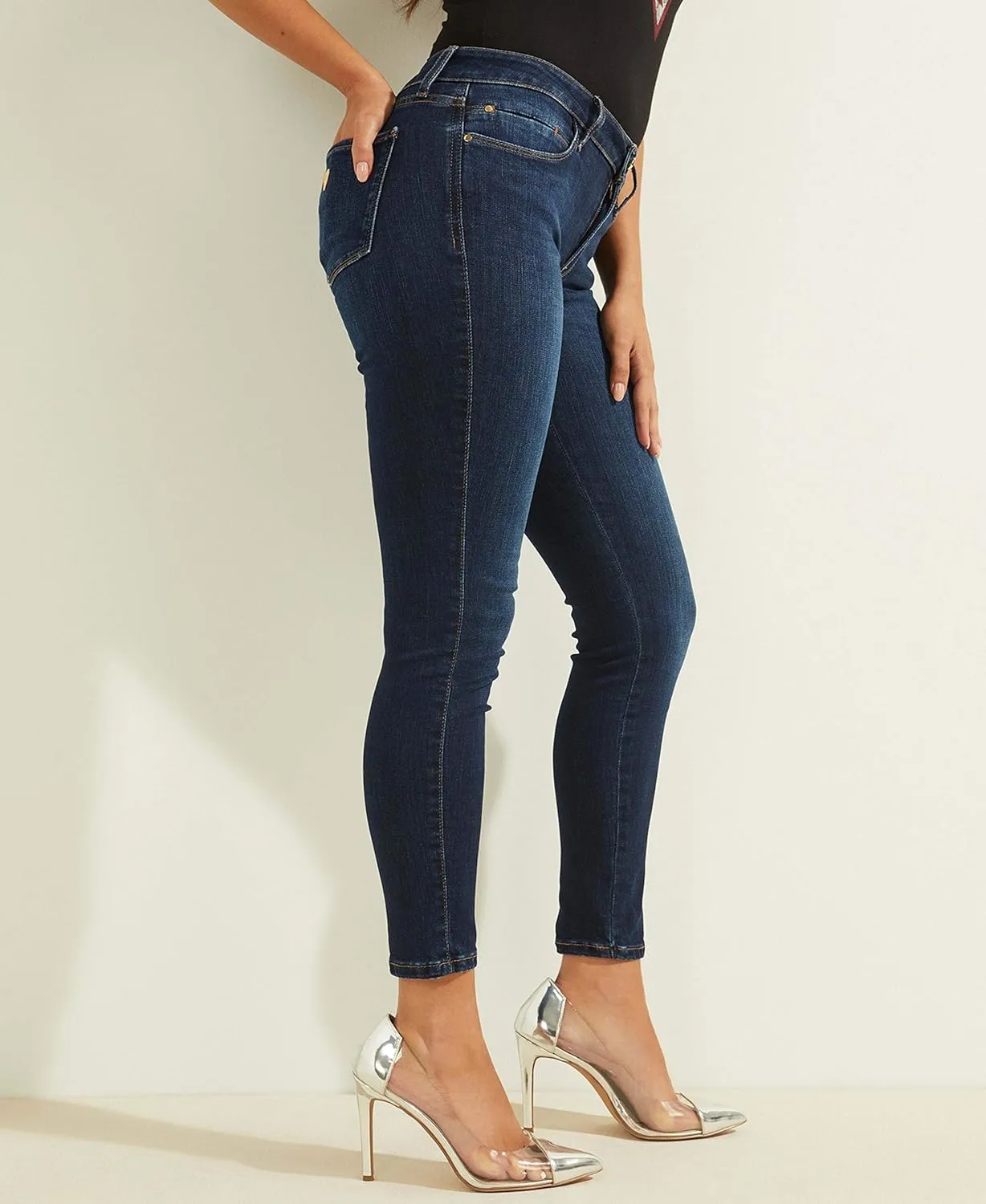 GUESS Women's Sexy Curve Mid-Rise Stretch Skinny Fit Jean