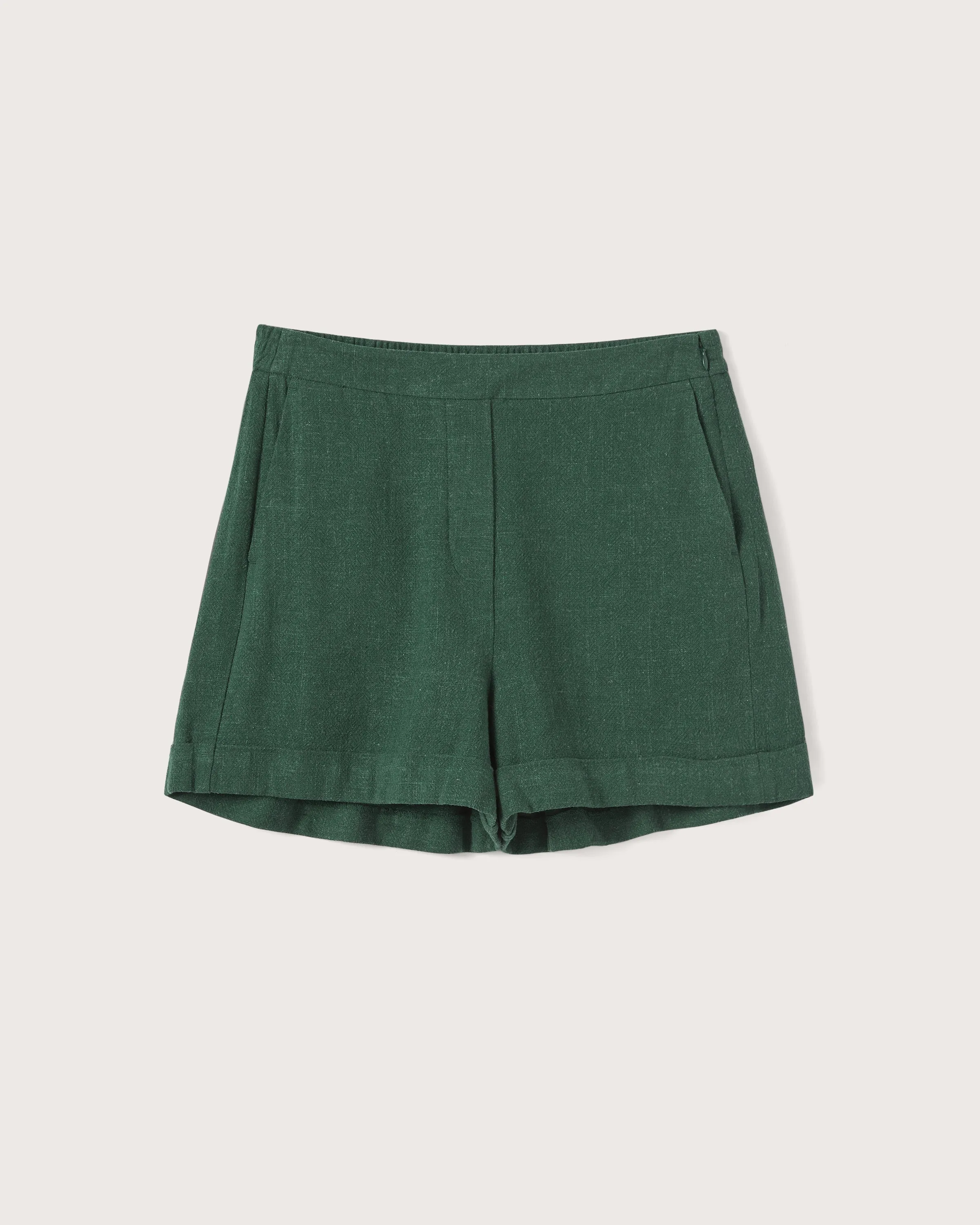 The Annie Linen Short in Dark Green